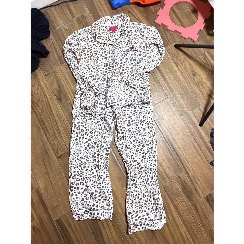 Victoria Secrets Medium Cheetah Print Vintage Button Down Set